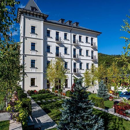 Hotel Carolin Călimăneşti Εξωτερικό φωτογραφία