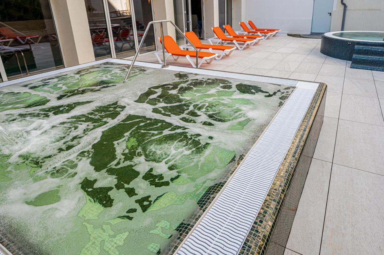 Hotel Carolin Călimăneşti Εξωτερικό φωτογραφία