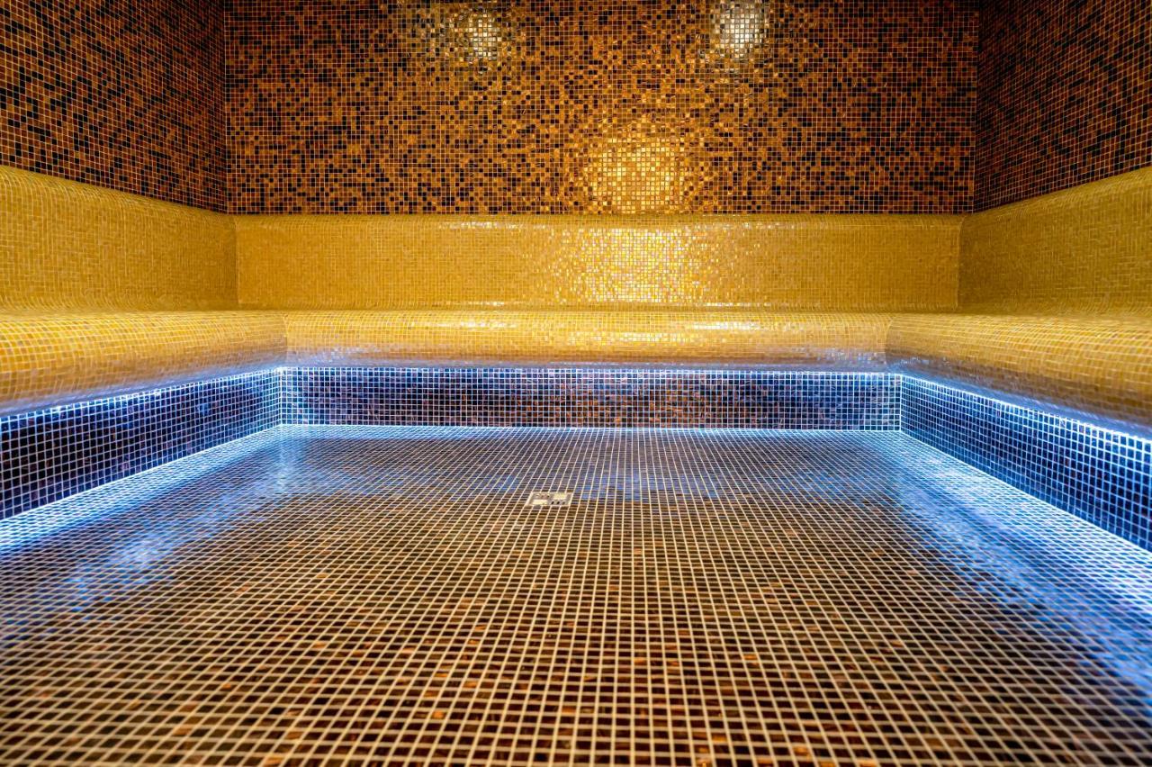 Hotel Carolin Călimăneşti Εξωτερικό φωτογραφία