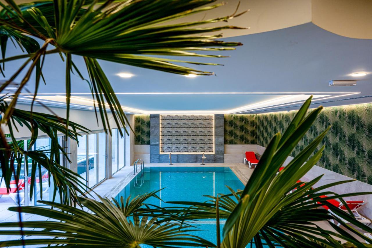 Hotel Carolin Călimăneşti Εξωτερικό φωτογραφία