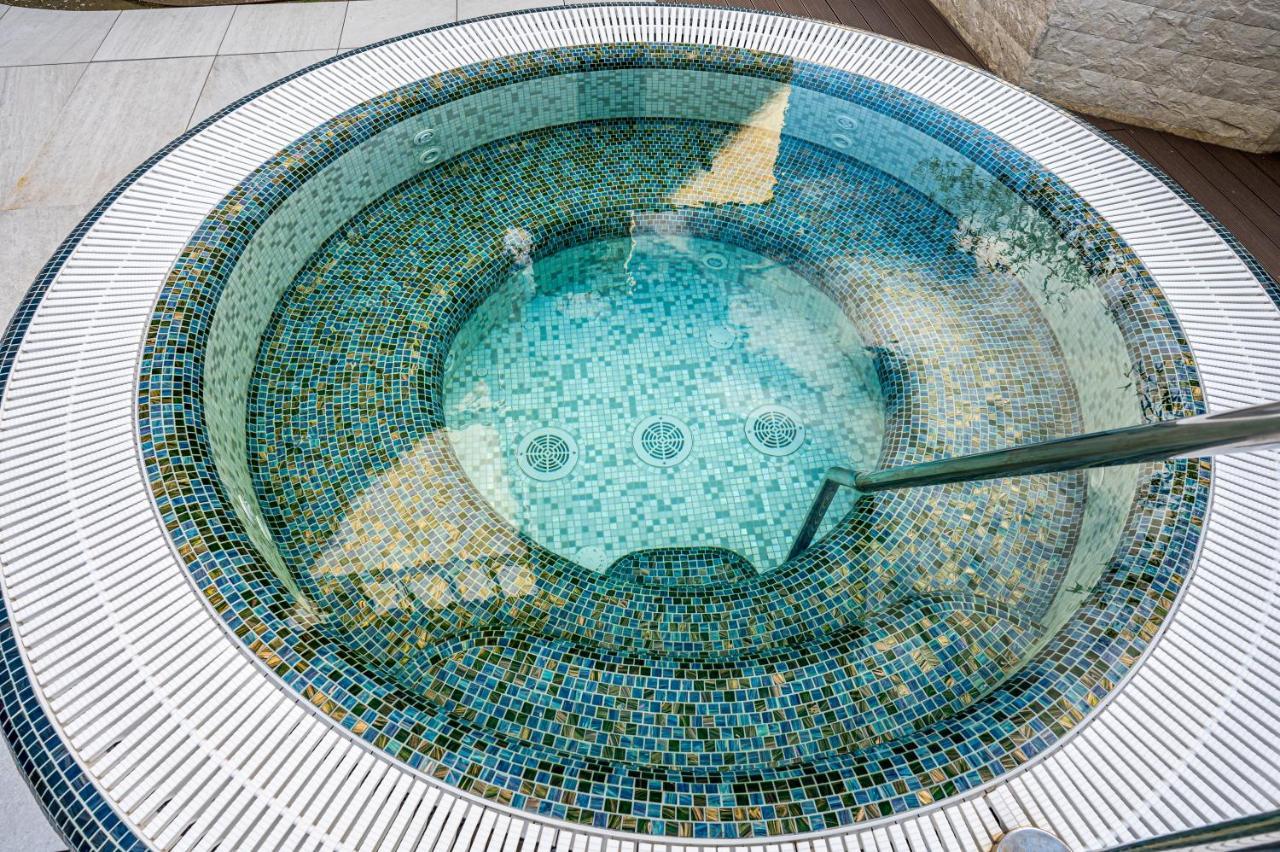 Hotel Carolin Călimăneşti Εξωτερικό φωτογραφία