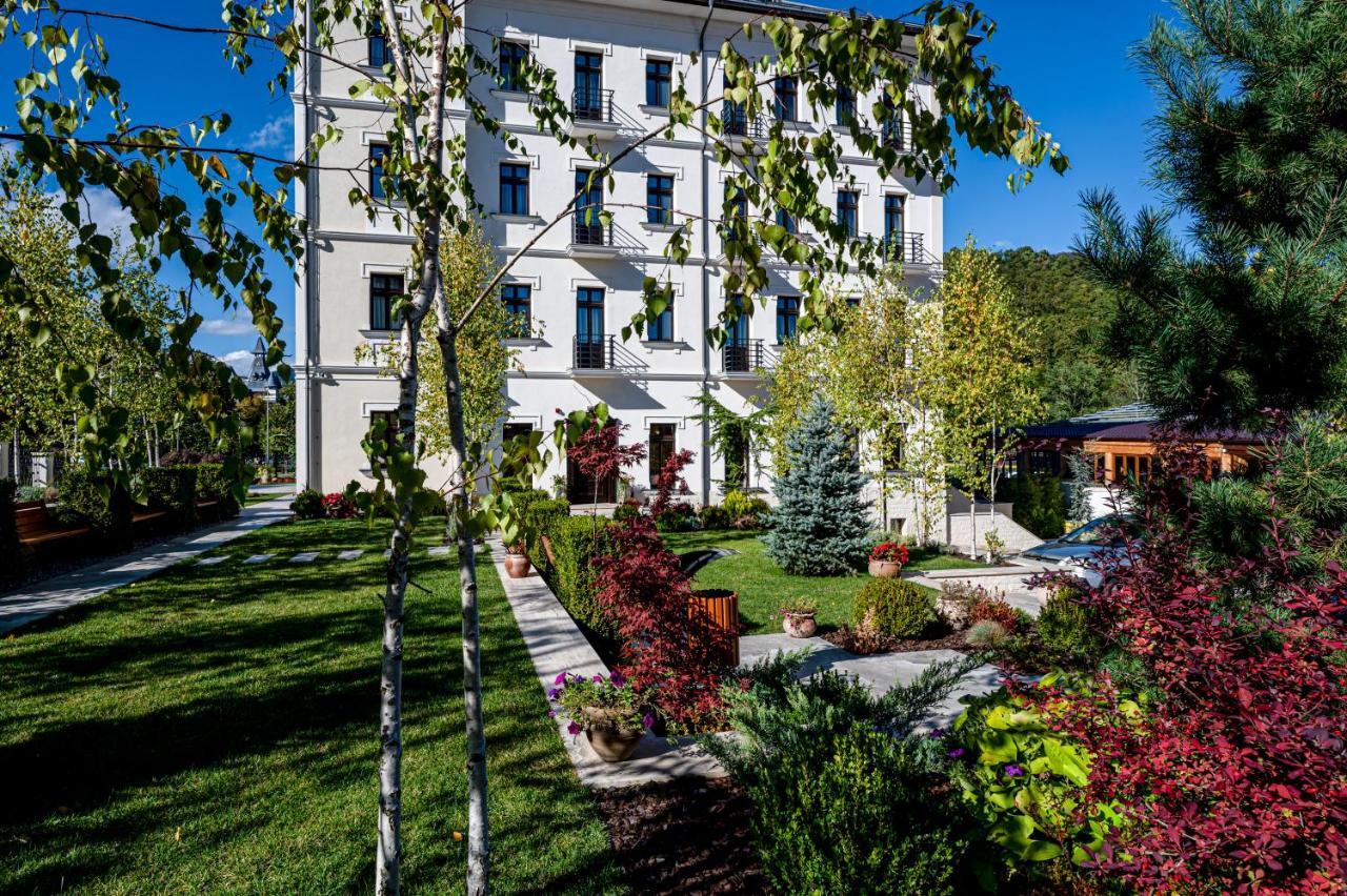 Hotel Carolin Călimăneşti Εξωτερικό φωτογραφία