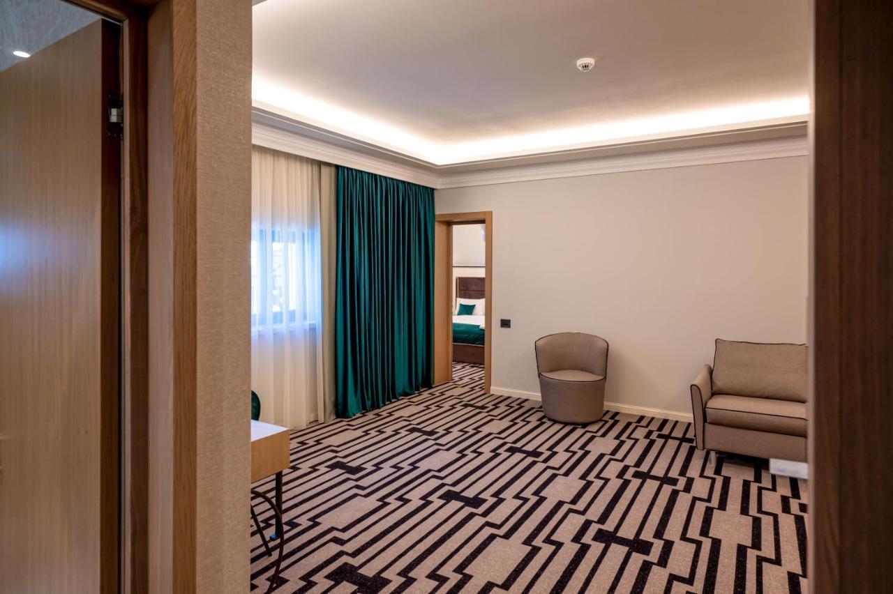 Hotel Carolin Călimăneşti Εξωτερικό φωτογραφία