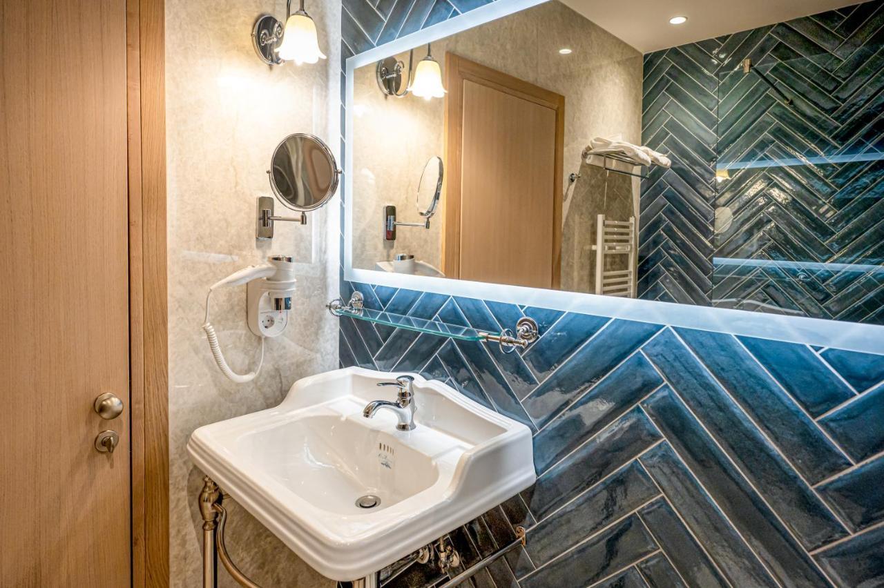 Hotel Carolin Călimăneşti Εξωτερικό φωτογραφία